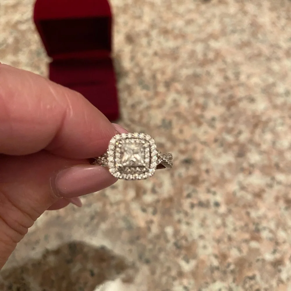 Diamond ring - Picture 3 of 8